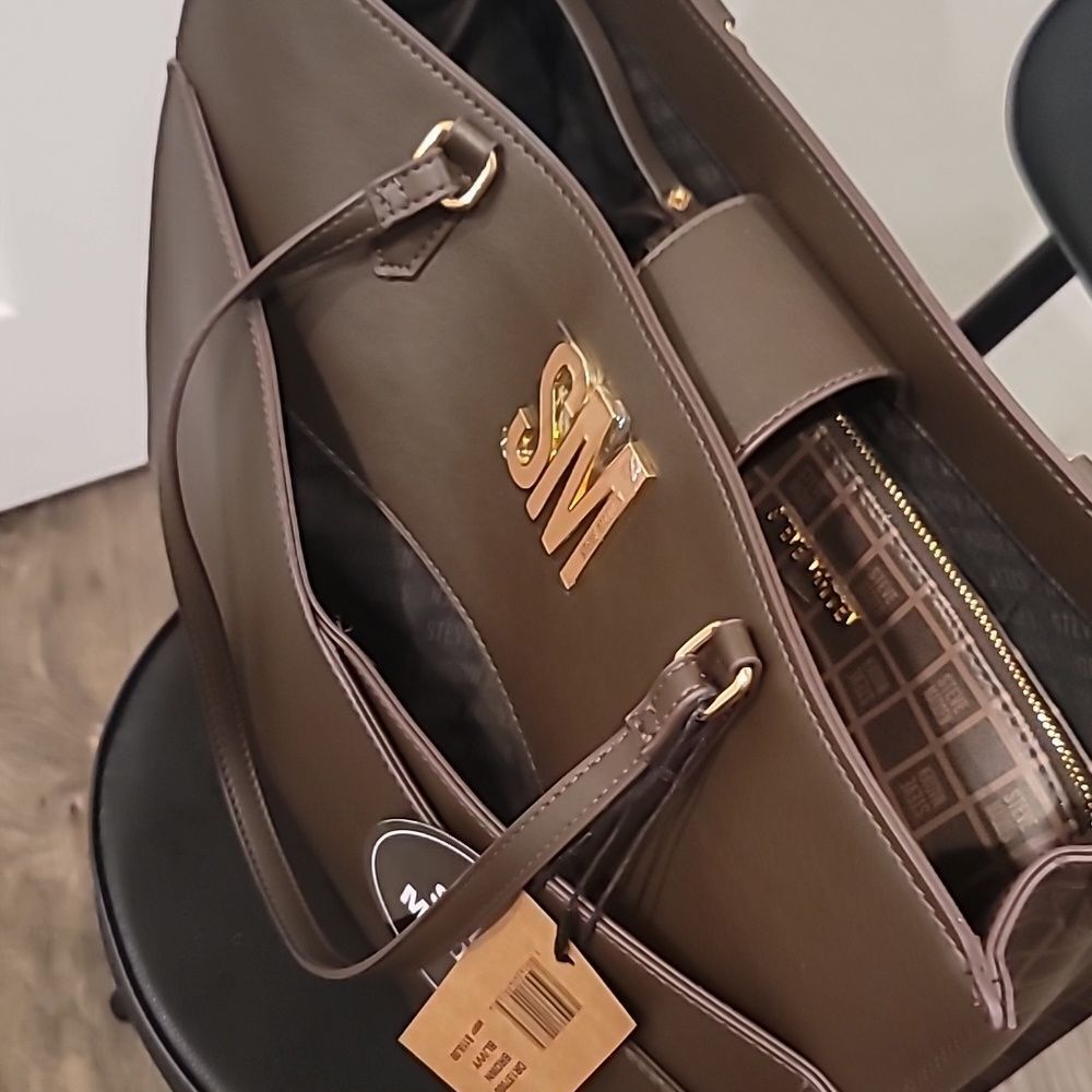 Steve Madden BLivvy Tote Bag w/Detachable Crossbody- Brown - Picture 9 of 9